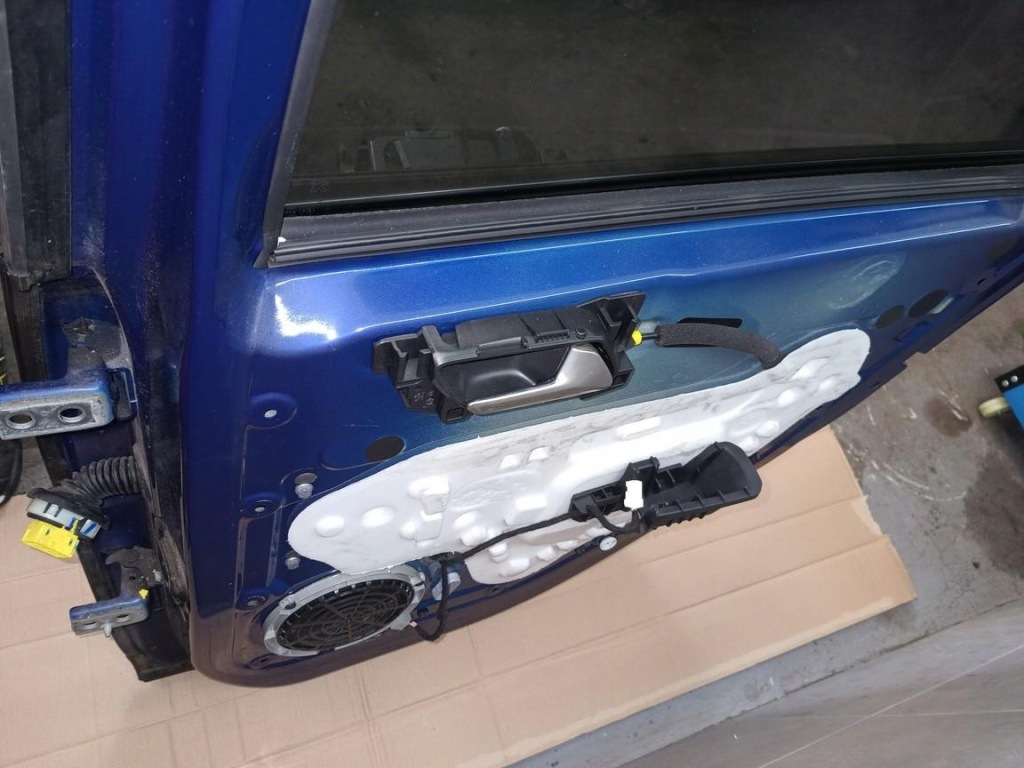 Peugeot 308 2 t9 двері праві задній sw універсал eeg / eegd оригінальний лак Зі Шроту