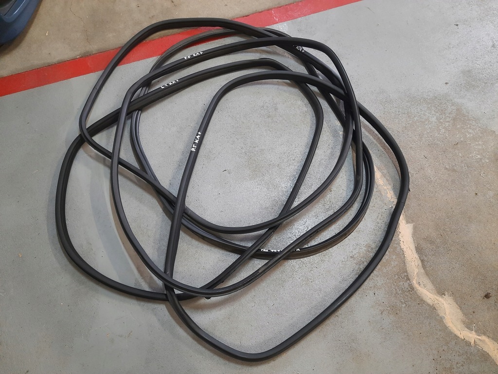 фото №1, Прокладка дверь кузовная ford ka plus ka+ 2018r