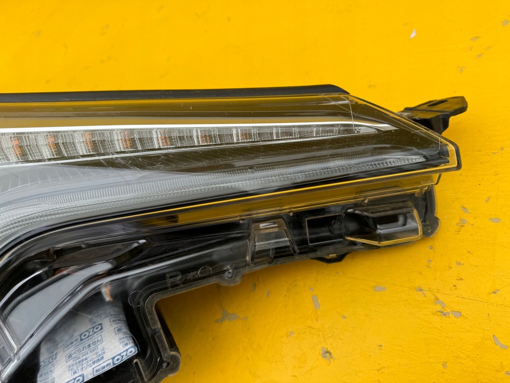 фото №6, Toyota chr c-hr 16r- лампа правая передняя правый перед full led