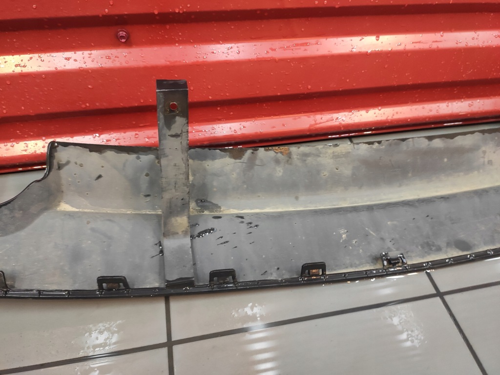 Купить Mercedes c-klasa w204 основание накладка задняя нижний бампера amg оригинал