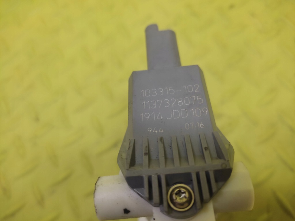 фото №4, Peugeot 607 моторчик стекло правый перед 103315102