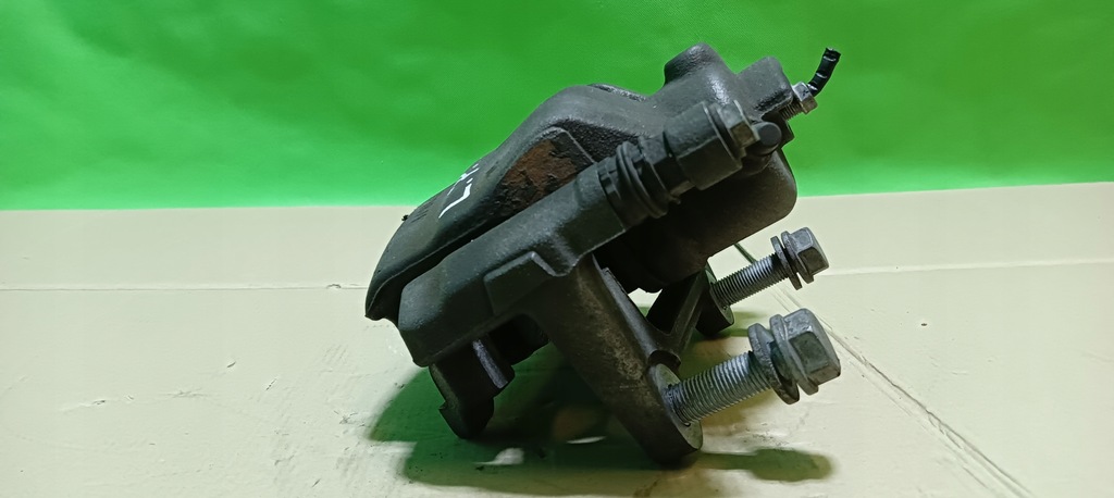 фото №10, 8v0615123d суппорт тормозной левый перед passat b8 2.0 tdi kombi