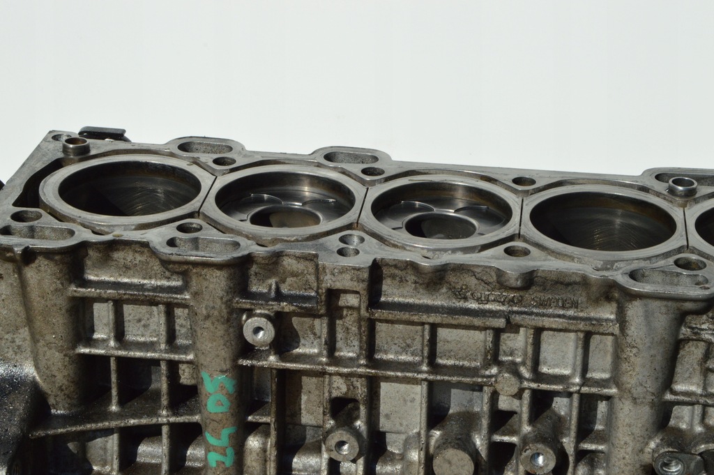 фото №5, Блок двигателя wał вкладыши поршни volvo 2.4 d5 v70 s60 s80 xc90 d5244t d5 244t