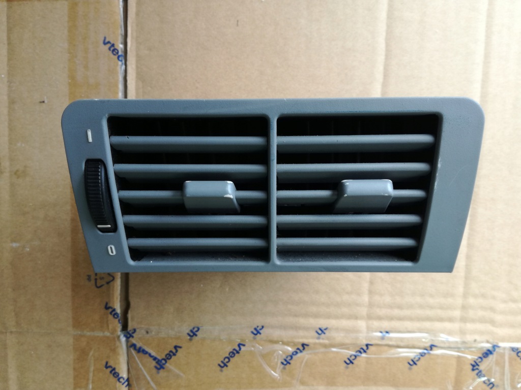 фото №1, Решётка обдув средняя задняя туннель bmw оригинальный номер 8390117