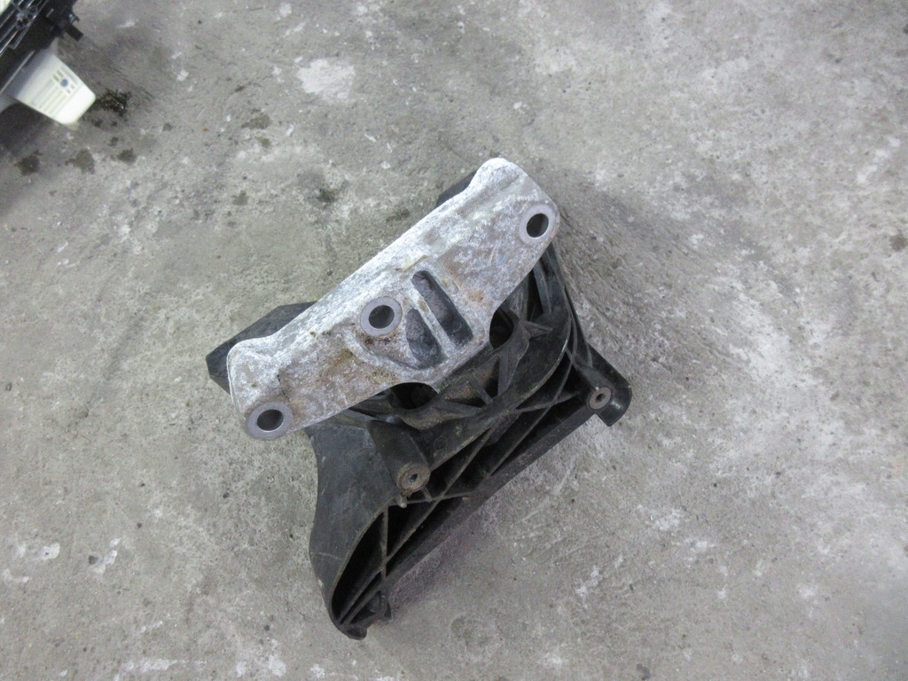 фото №1, Peugeot 5008 ii 2018 r. 1.6 thp подушка двигателя