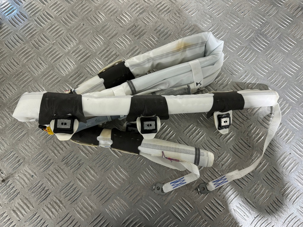 фото №1, Opel astra vi l правая hb 9830943880