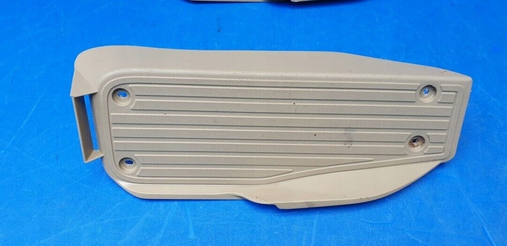 фото №3, Підніжка підніжка бежева alfa romeo 159