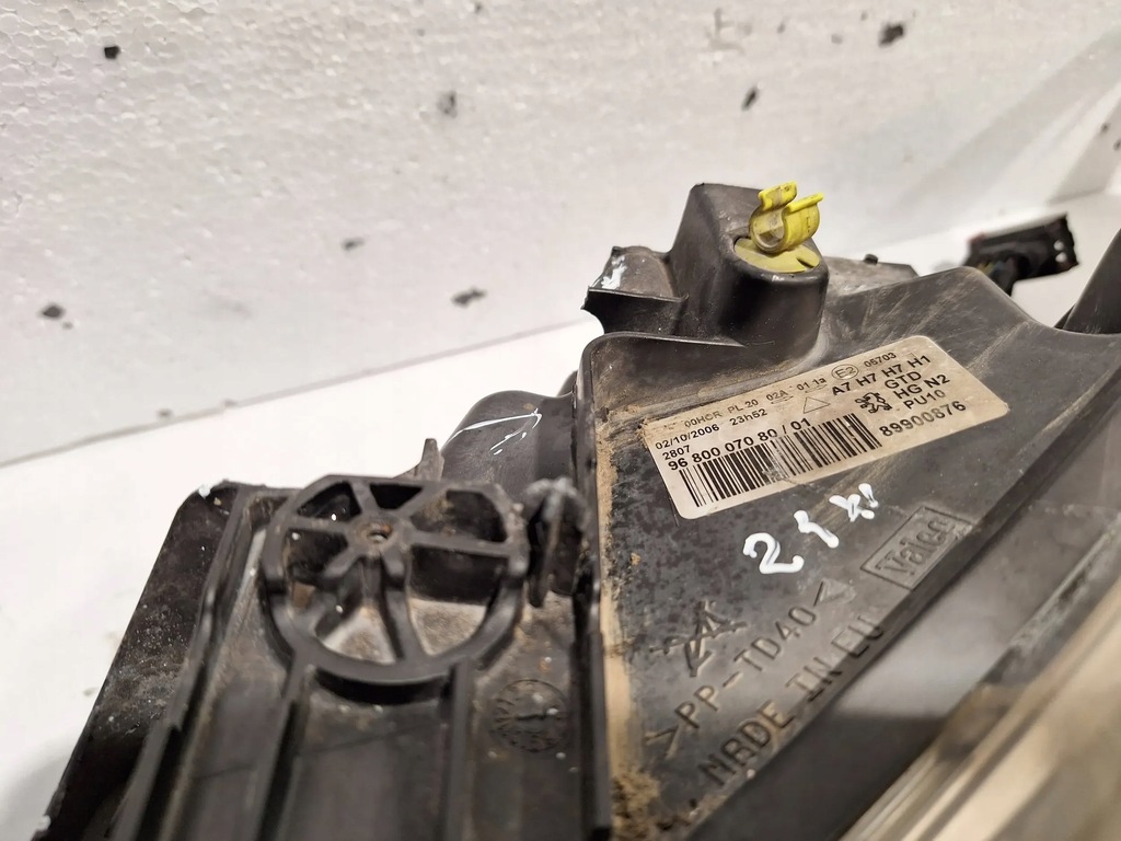 фото №9, Лампа перед правая 9680007080 peugeot 207 линза