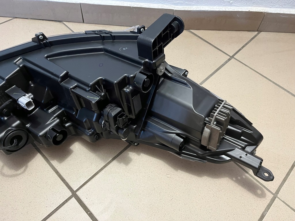 фото №12, Лампа передняя перед левая toyota corolla cross full led 16-184