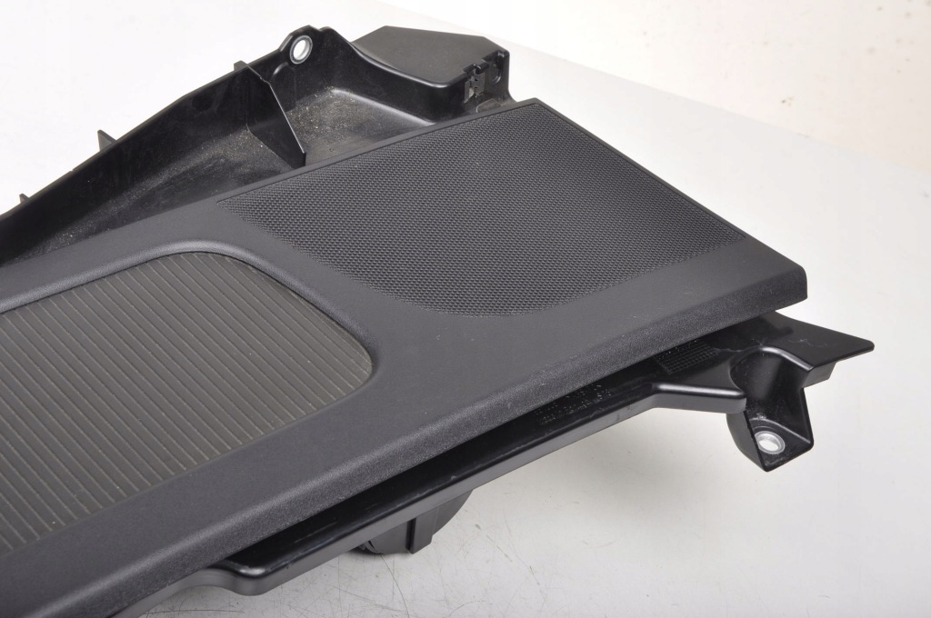 Купить Porsche 718 cayman 982 бардачок боковой правая  задний 981555735