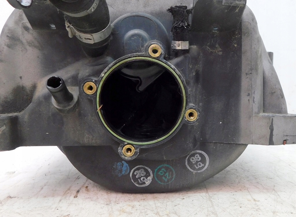 Audi a4 b6 3.0 v6 02r колектор впускний впускний  06c133201e 06c133151k Недорого