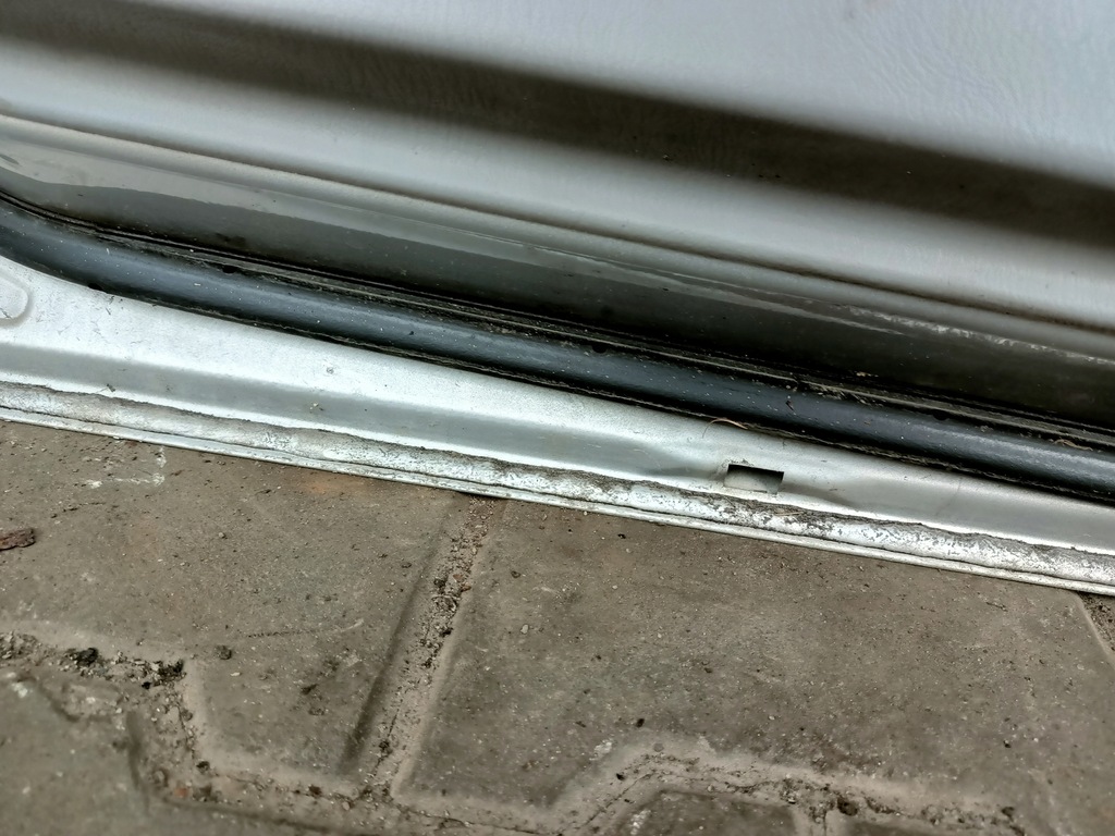 фото №9, Двері лівий задня mazda premacy 1 22v