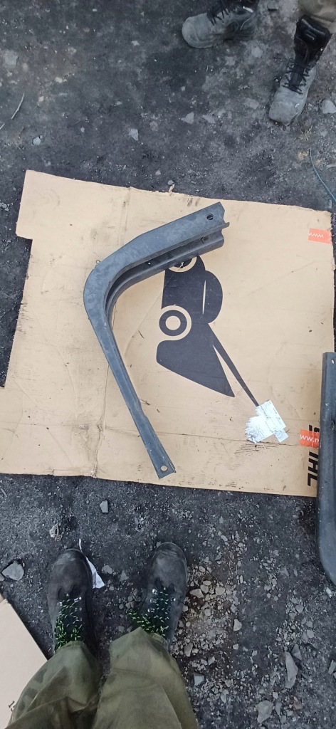 Купить Scania r молдинг кронштейн бака топлива 1528911