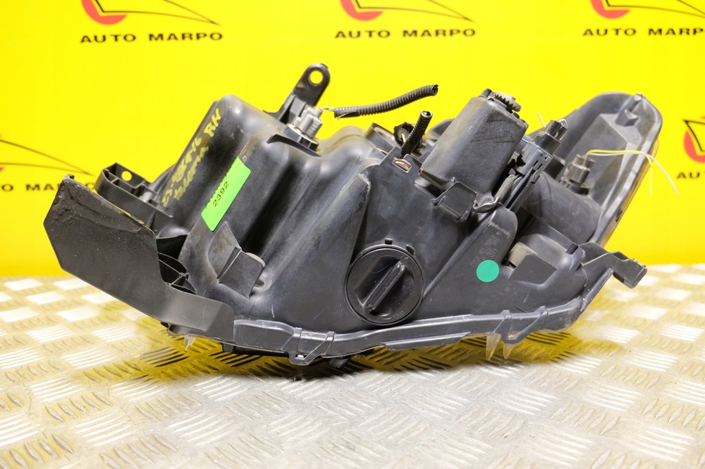 фото №11, Toyota tacoma 2016- фара лампа обычная линзованная с led czarna r usa