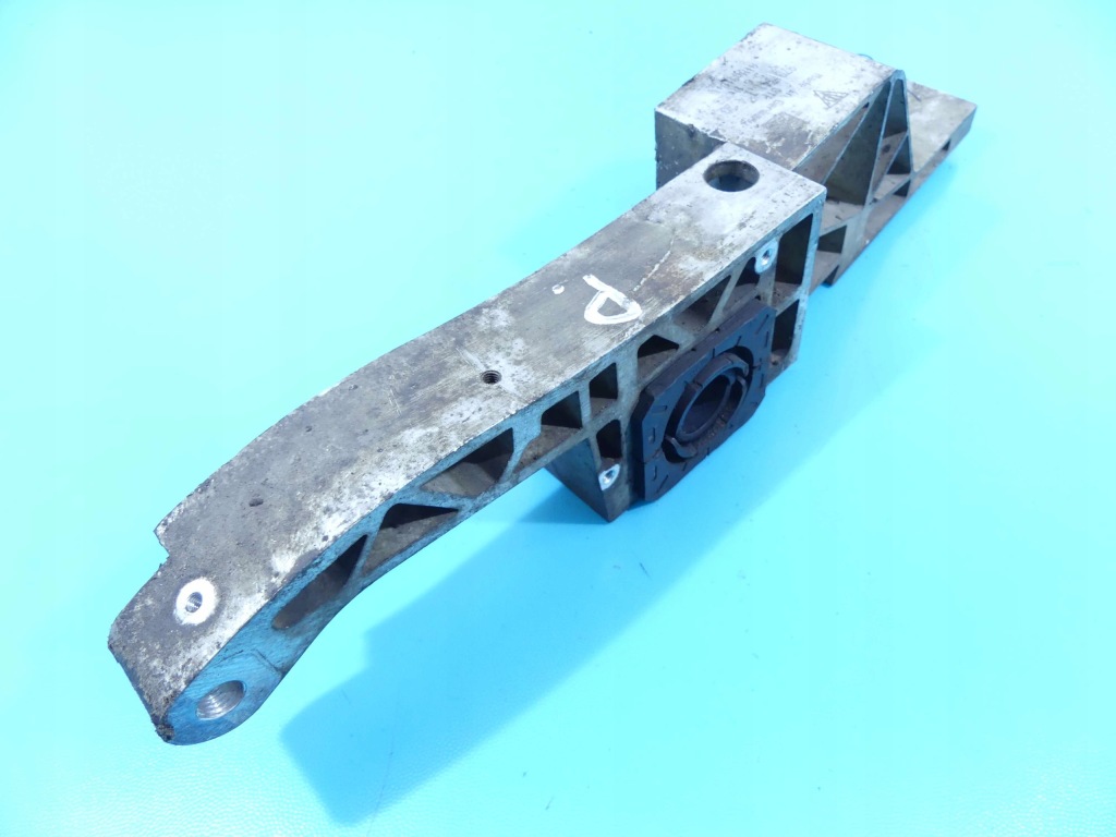 фото №1, Опора правая тяга подрамник porsche panamera i 970