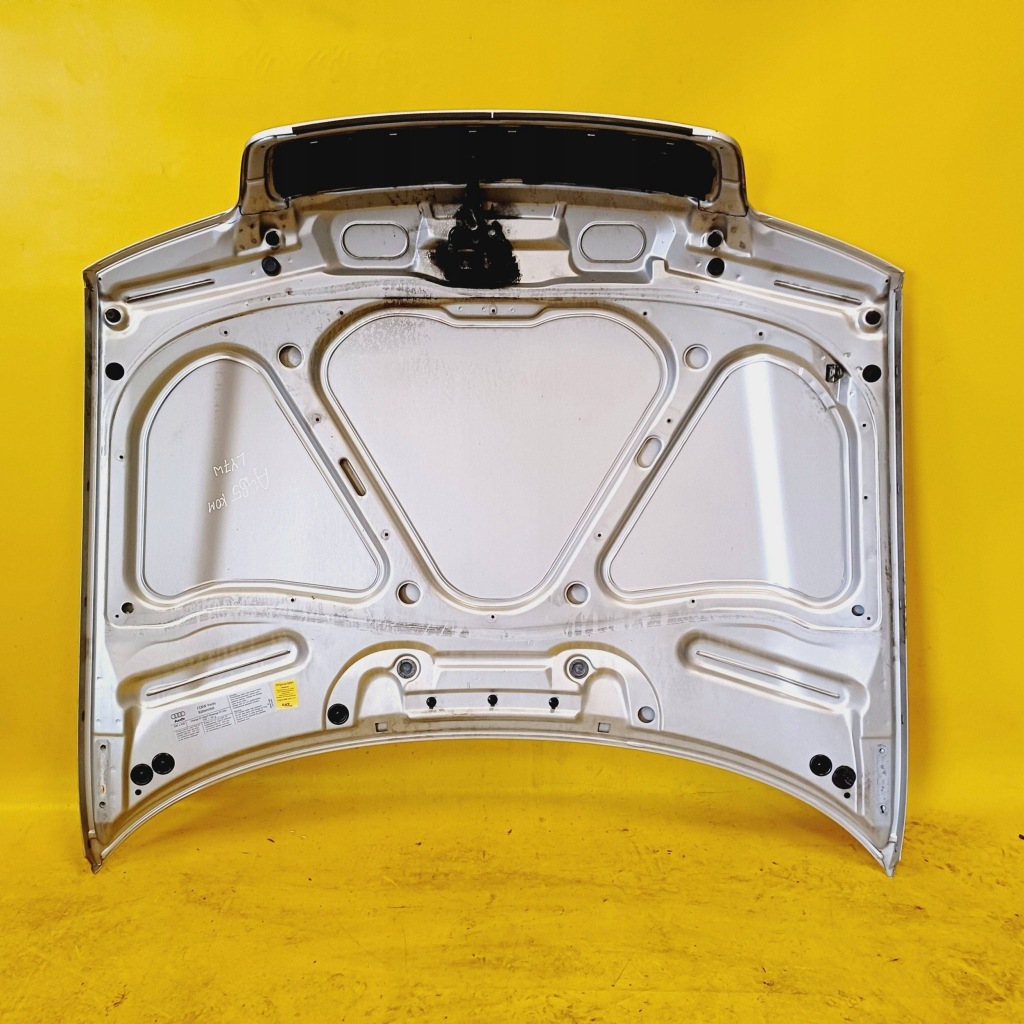 Капот крышка двигателя решётка  решётка радиатора audi a4 b5 универсал lak: ly7w nr87 Доставка