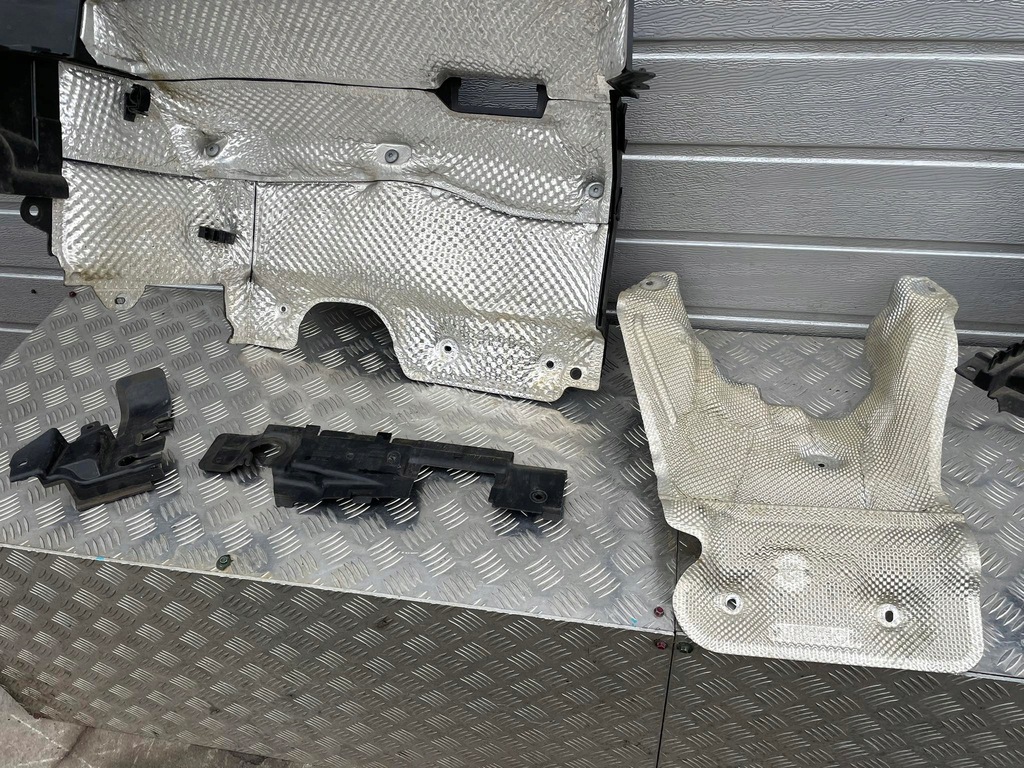 фото №8, Bmw x1 f48 стіна перегородкова