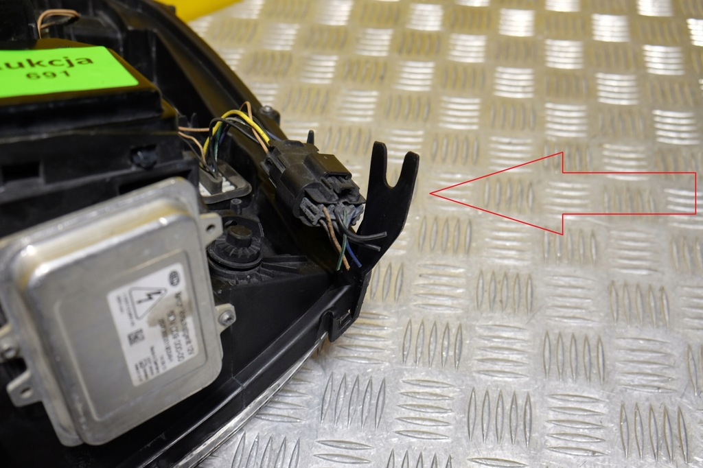 фото №12, Cadillac escalade 2006- фара лампа ксенон правая usa