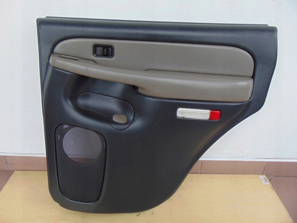 фото №1, Обивка обшивка дверь правая задняя chevrolet tahoe