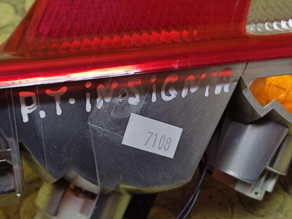 Opel insignia універсал лампа правий задній 13226855 Доставка