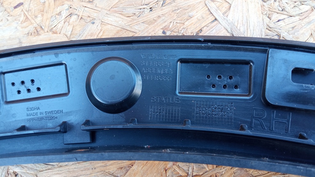 фото №9, Volvo xc40 17- молдинг крыла правый задняя