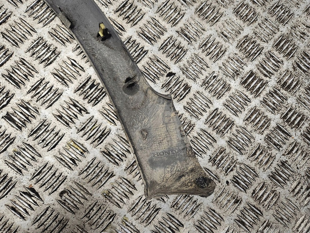 фото №5, Honda civic 2006 задняя сторона правая молдинг крыла заднего