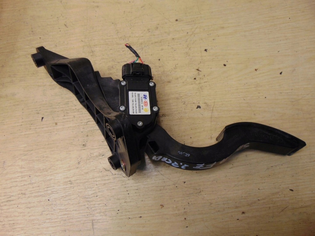 фото №1, Потенциометр педаль газа hyundai santa fe ii 2.2 au