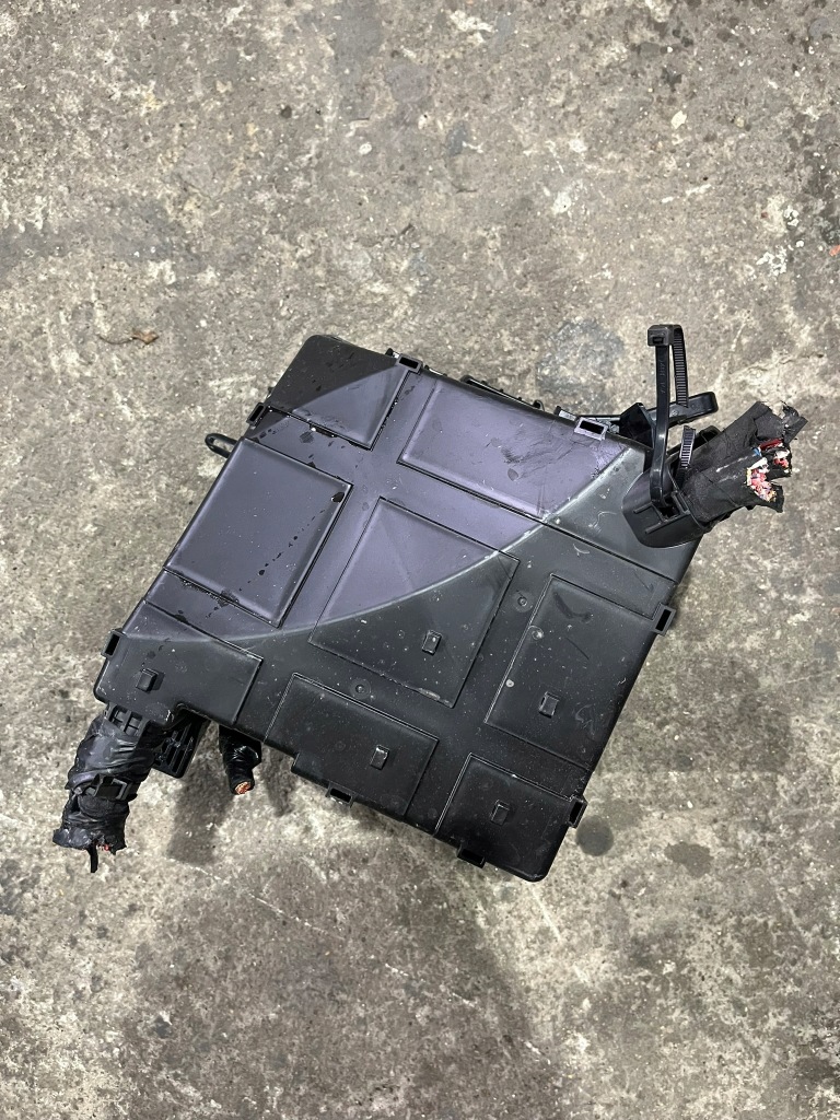 Коробка предохранителей hyundai tucson 3 рестайлинг  1,6 t-gdi 91210-d7460 в Украине