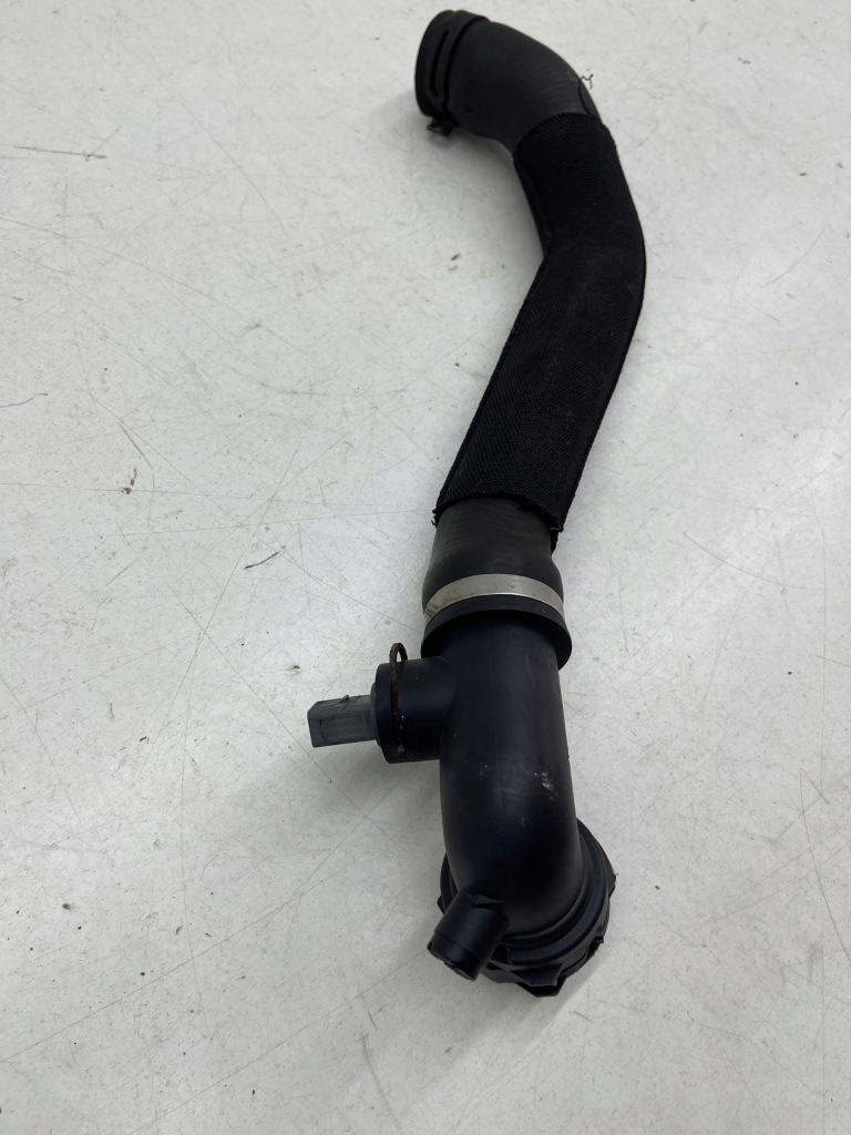 Audi a7 a6 c7 3.0 tdi шланг труба пабтрубок  шланг патрубок радиатора воды с Разборки