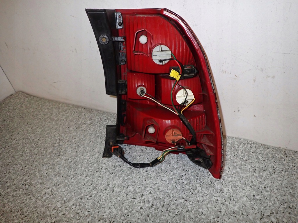 фото №6, Kia sportage ii 04-08 лампа задняя левая europa