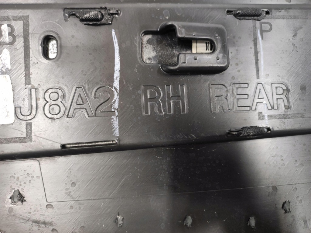 фото №8, Молдинг дверь правый задняя velar l560 j8a2-274a48-a