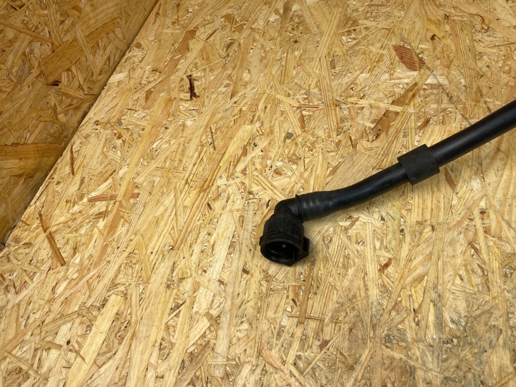 Патрубок труба шланг води bmw f39 f40 f45 f46 f48 mini f55 f56 f57 f60 8514047 Недорого