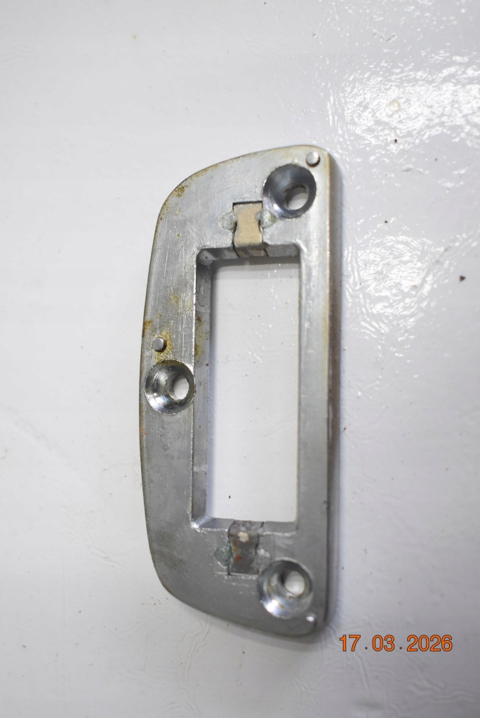 Купити Кронштейн дзеркало внутрішнього mercedes w110 w111