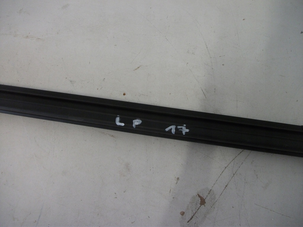 фото №2, Молдинг ущільнювач лівий перед внутрішня vw t-roc