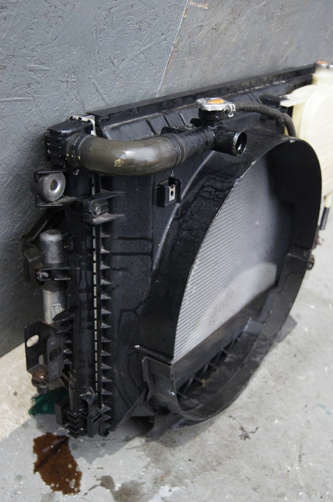 фото №7, Nissan navara np300 d23 2.3 радиатор радиатор комплект