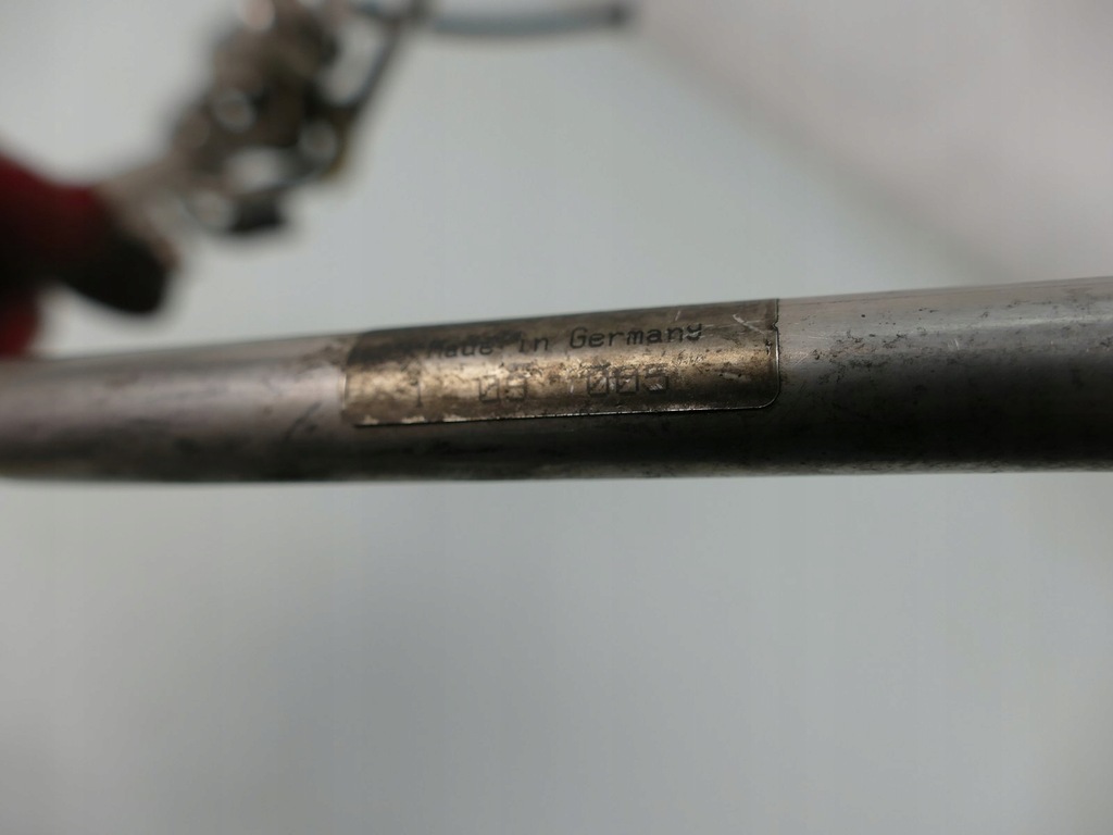 фото №6, Audi a8 d2 2.8 молдинг упорскування пального регулятор