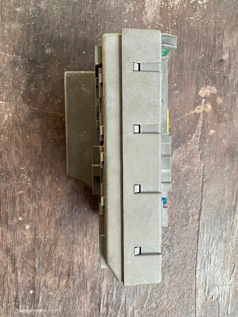 Купить Коробка предохранителей yqe103320 land rover discovery 2 2