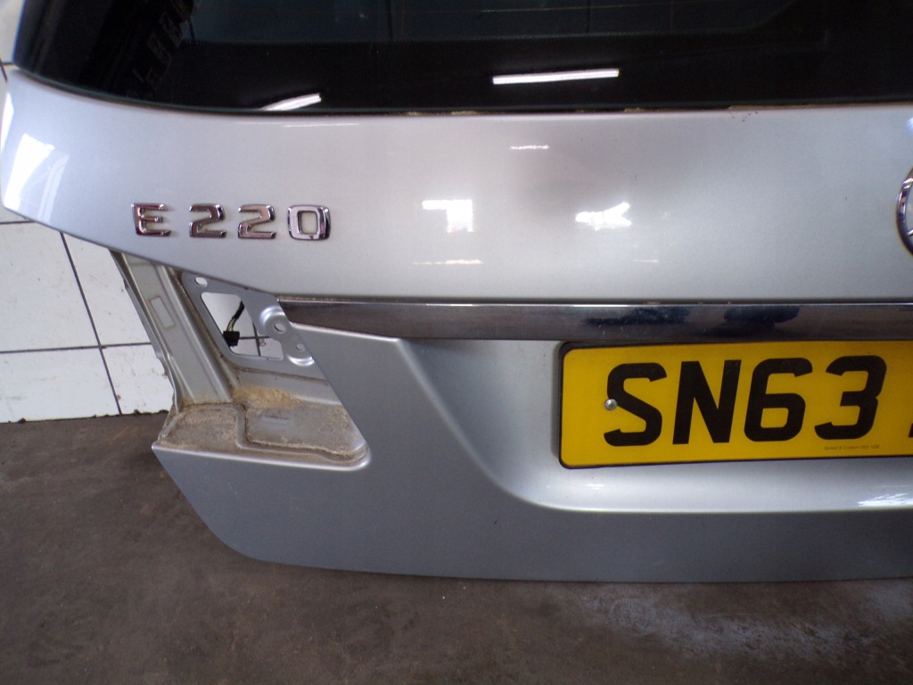 фото №4, Крышка багажника задняя задняя mercedes w212 kombi lak 775