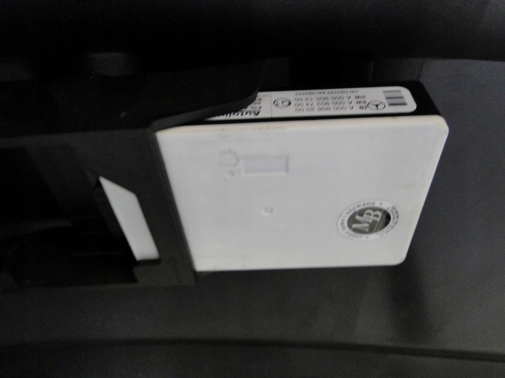 фото №4, Mercedes cls 218 c218 coupe sedan w218 радар асистент мертвого pola задній