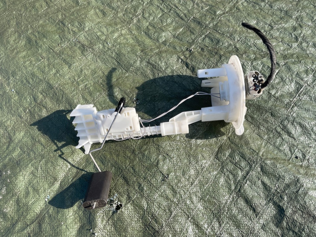 Купить Насос топлива opel insignia 15776396 15776397