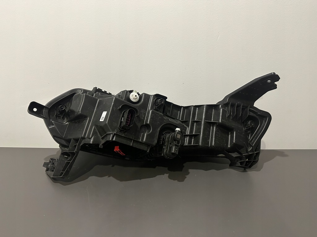 фото №11, Renault megane v e-tech лампа правая europa 260102443r