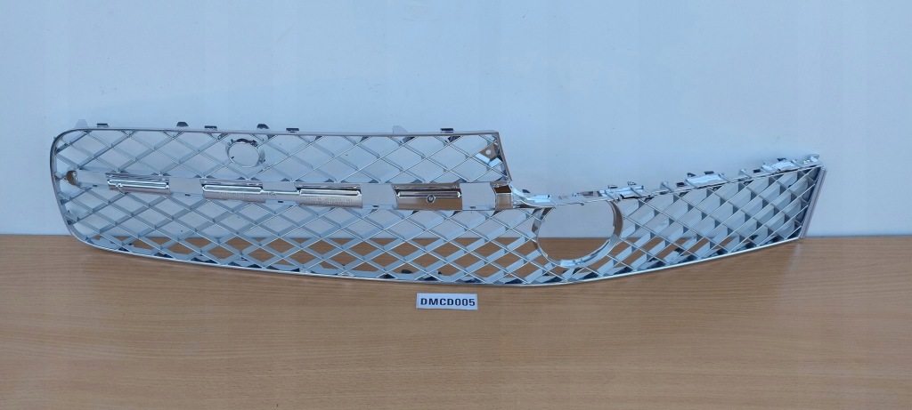 фото №1, Bentley flying spur 4w права решітка бампера хром 4w0807682f dmcd005