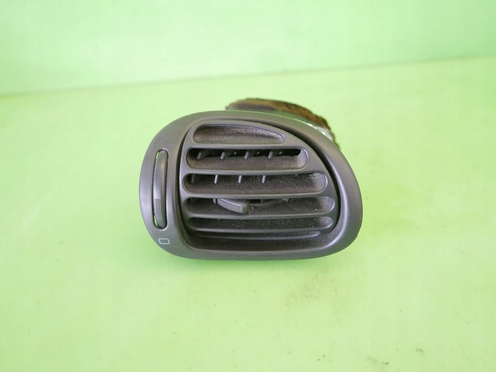 фото №1, Решітка обдув ліва перед peugeot 206 phi 98-03