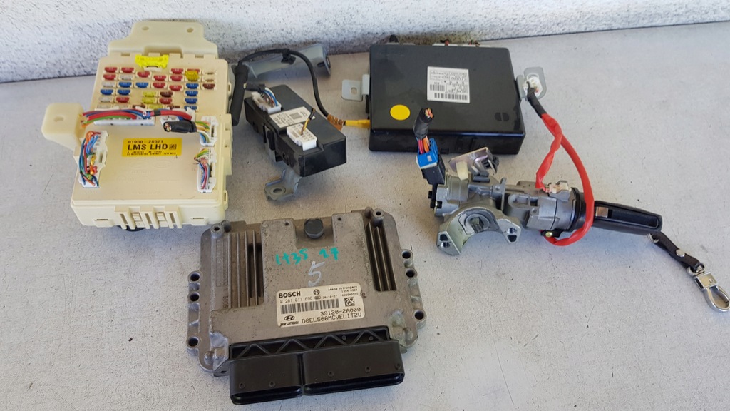 фото №1, Бортовой компьютер набор hyundai ix35 1.7 crdi