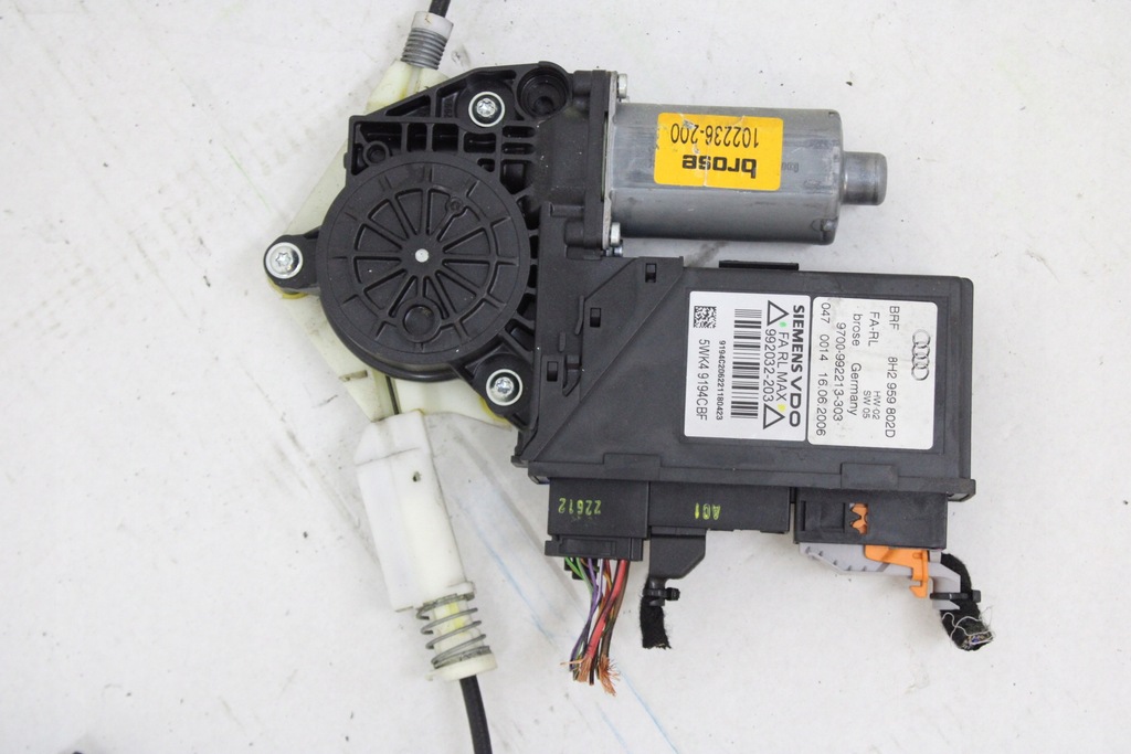 фото №10, Audi a4 b7 cc cabrio 2007r- подъемник стекло правый перед