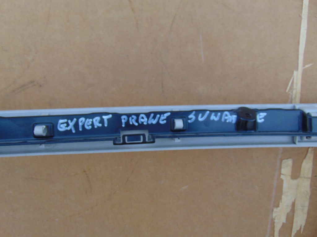 Обивка рамка правая  задний дверь раздвижные peugeot expert 07- long 1400272177 Доставка