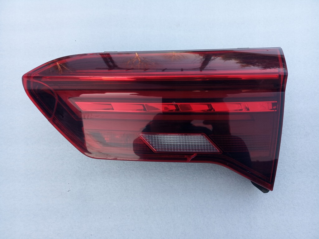 фото №1, Vw t-roc лампа правий задня кришки 2ga945904b