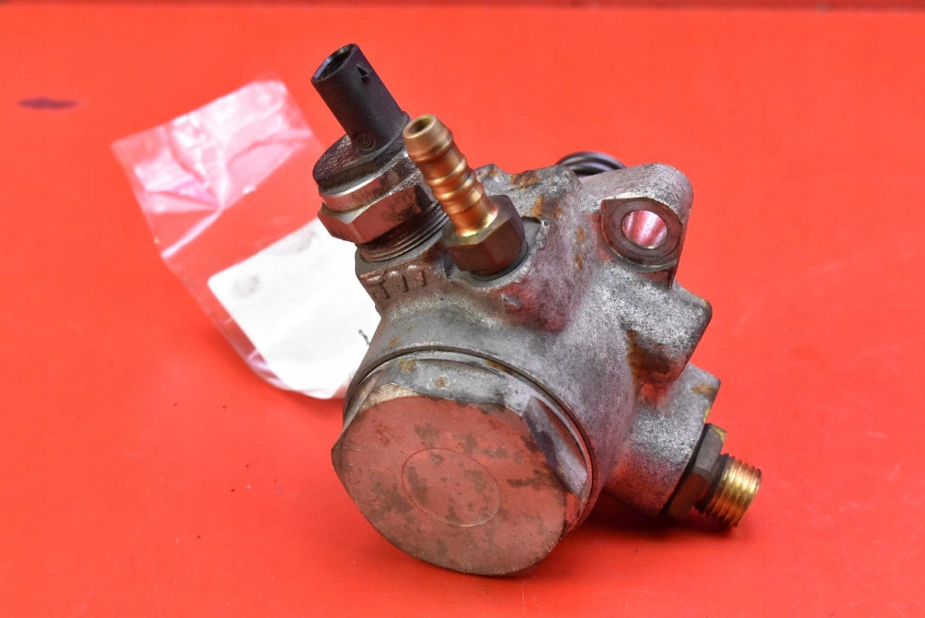 Помпа насос топлива 04e127026h skoda octavia 3 iii 1.4 tsi 140 km 13-17 Оригинал