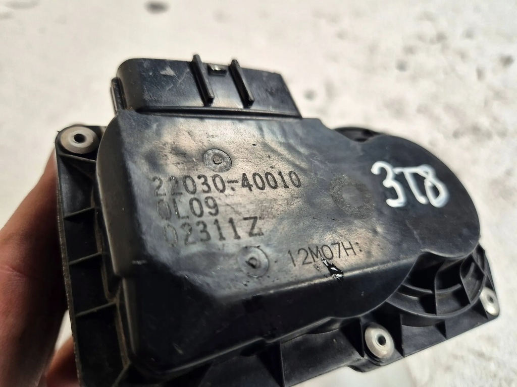 фото №6, Дроссельная заслонка 22030-40010 toyota iq 1.0 08-