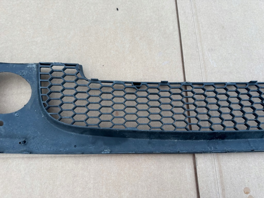 Бампер решётка средняя fiat 500 abarth оригинал нет клееная с Разборки